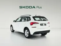 Usado Skoda Kamiq Active 110 CV (80 kW) 2022 Blanco SUV