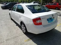 Usado Skoda Rapid Ambition 105 CV (77 kW) 2014 Blanco Utilitario