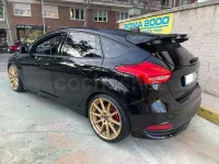 Käytetty Ford Focus ST 250 HP (183 kW) 2016 Musta Sedan