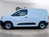 Usado Citroën Berlingo Feel 102 CV (75 kW) 2021 Blanco Monovolumen