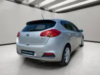 Usado Kia Ceed GT 128 CV (94 kW) 2015 Gris / plata Berlina