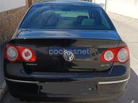 Usado VW Passat Advance 140 CV (102 kW) 2004 Negro Berlina