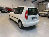 Usado Skoda Roomster Ambition 75 CV (55 kW) 2011 Blanco Monovolumen