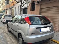 Usado Ford Focus Ambiente 100 CV (73 kW) 2001 Gris / plata Berlina
