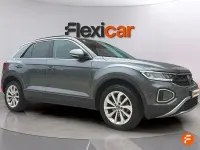 Usado VW T-Roc Life 150 CV (110 kW) 2024 Gris SUV