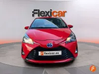 Usado Toyota Yaris Hybrid Active 99 CV (72 kW) 2018 Rojo Utilitario