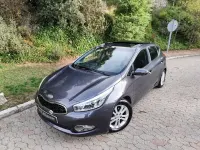 Usado Kia Ceed 90 CV (66 kW) 2012 Negro Utilitario