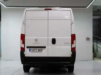 Usado Peugeot Boxer S 140 CV (102 kW) 2023 Blanco Van