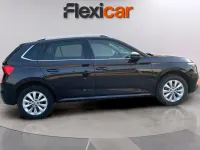 Usado Skoda Kamiq Ambition 90 CV (66 kW) 2022 Negro SUV