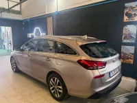 Usado Hyundai i30 140 CV (102 kW) 2017 Gris / plata Familiar