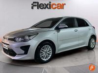 Usado Kia Rio 84 CV (61 kW) 2022 Gris / plata Berlina