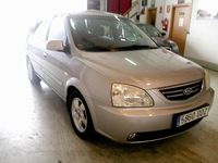 Usado Kia Carens EX 112 CV (82 kW) 2004 Plateado Monovolumen