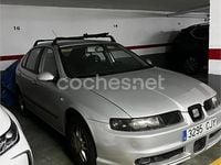 Usado Seat Leon 90 CV (66 kW) 2003 Gris / plata Utilitario