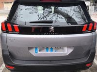 Usado Peugeot 5008 Active 136 CV (100 kW) 2024 Gris / plata SUV