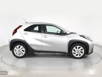 Usado Toyota Aygo X Play 72 CV (52 kW) 2022 Gris SUV