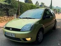 Usado Ford Fiesta 80 CV (58 kW) 2005 Verde Utilitario