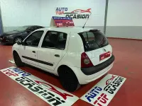 Usado Renault Clio II Dynamique 85 CV (62 kW) 2005 Blanco Berlina