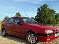 Usado Renault 19 94 CV (69 kW) 1992 Rojo Utilitario