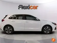 Usado Hyundai i30 120 HP (88 kW) 2024 Branco Sedan