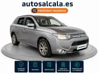 Usado Mitsubishi Outlander P-HEV 203 CV (149 kW) 2014 Gris / plata SUV
