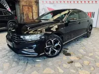 Usado VW Passat R-line 150 CV (110 kW) 2021 Negro Berlina