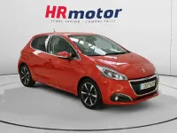 Usado Peugeot 208 99 CV (72 kW) 2019 Naranja Utilitario