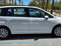 Usado VW Touran Business 115 CV (84 kW) 2018 Blanco Monovolumen