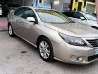 Usado Renault Latitude Expression 150 CV (110 kW) 2011 Marrón Berlina
