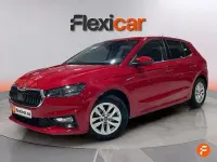 Usado Skoda Fabia Selection 115 CV (84 kW) 2025 Rojo Utilitario