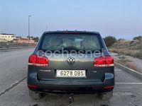Usado VW Touareg 220 CV (161 kW) 2004 Gris / plata SUV