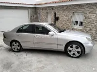 Usado Mercedes C270 Elegance 170 CV (125 kW) 2001 Gris / plata Berlina