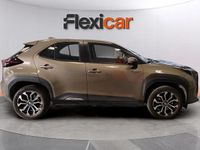 Usado Toyota Yaris Hybrid Active 116 CV (85 kW) 2023 Verde