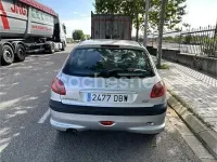 Usado Peugeot 206 60 CV (44 kW) 2004 Gris / plata Berlina