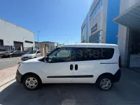 Usado Fiat Doblò Easy 95 CV (69 kW) 2017 Blanco Monovolumen