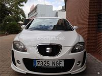 Usado Seat Leon Reference 105 CV (77 kW) 2013 Blanco Berlina