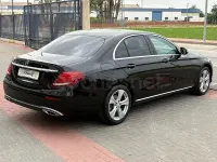 Usado Mercedes E220 194 CV (142 kW) 2016 Negro Berlina