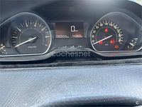 Usado Peugeot 2008 Style 82 CV (60 kW) 2018 Gris / plata SUV