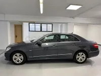 Usado Mercedes E220 Avantgarde 170 CV (125 kW) 2010 Gris / plata Berlina