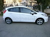 Usado Ford Fiesta Trend 82 CV (60 kW) 2012 Blanco Utilitario