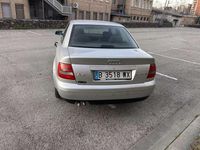 Usado Audi A4 116 CV (85 kW) 2000 Gris Berlina