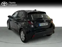 Usado Toyota Yaris Hybrid Business Edition 116 CV (85 kW) 2023 Negro Berlina