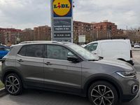 Usado VW T-Cross Sportline 150 CV (110 kW) 2021 Gris / plata SUV