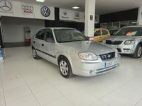 Usado Hyundai Accent GLS 81 CV (59 kW) 2004 Gris / plata Berlina