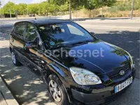 Usado Kia Rio Active 94 CV (69 kW) 2006 Negro Berlina