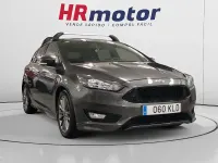 Usado Ford Focus ST-Line 126 CV (92 kW) 2018 Gris Utilitario