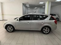 Usado Kia Ceed Active 115 CV (84 kW) 2008 Gris / plata Utilitario