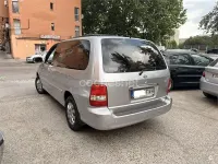 Usado Kia Carnival LX 144 CV (105 kW) 2007 Gris / plata Monovolumen