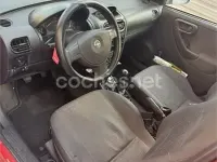 Usado Opel Corsa Essentia 70 CV (51 kW) 2004 Rojo Utilitario