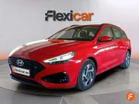 Usado Hyundai i30 101 CV (74 kW) 2025 Rojo Familiar