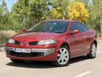 Usado Renault Mégane Cabriolet Privilege 120 CV (88 kW) 2006 Granate Descapotable